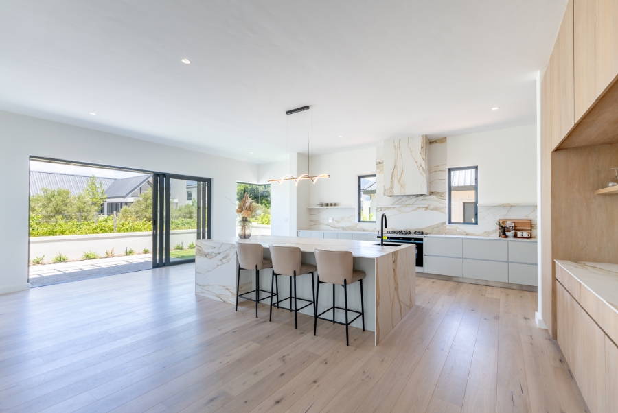 To Let 4 Bedroom Property for Rent in Val De Vie Estate Western Cape